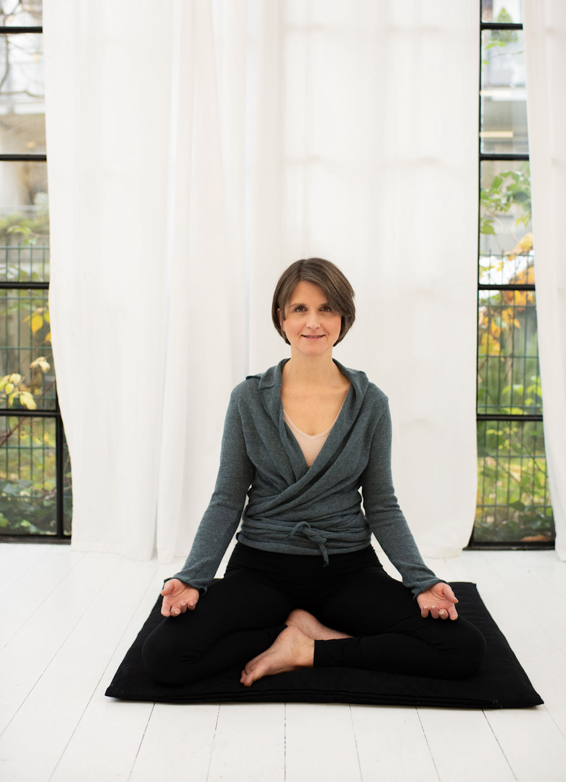 Warum ein MBSR-Kurs mehr bietet als eine Meditations-App – 6 gute Gründe